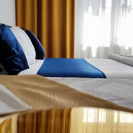 Apartamento Garsoniera C&L Petroşani Exterior foto