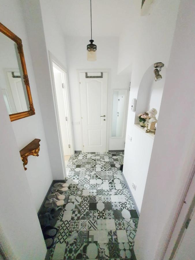 Apartamento Garsoniera C&L Petroşani Exterior foto