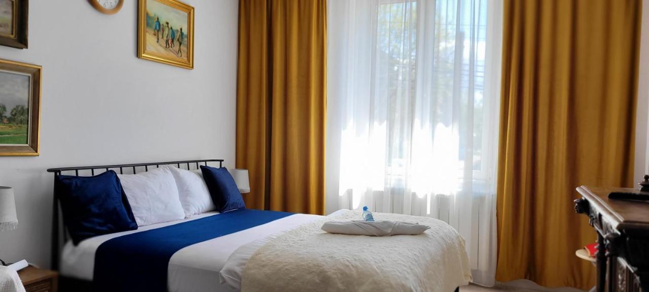 Apartamento Garsoniera C&L Petroşani Exterior foto